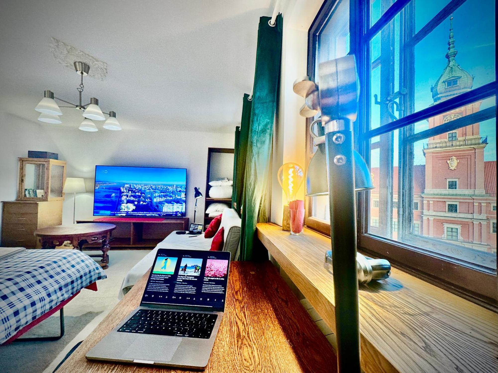 Old Town Best View Wifi 300 Mb/S Huge Screen Netflix Appletv Amazontv Βαρσοβία Εξωτερικό φωτογραφία