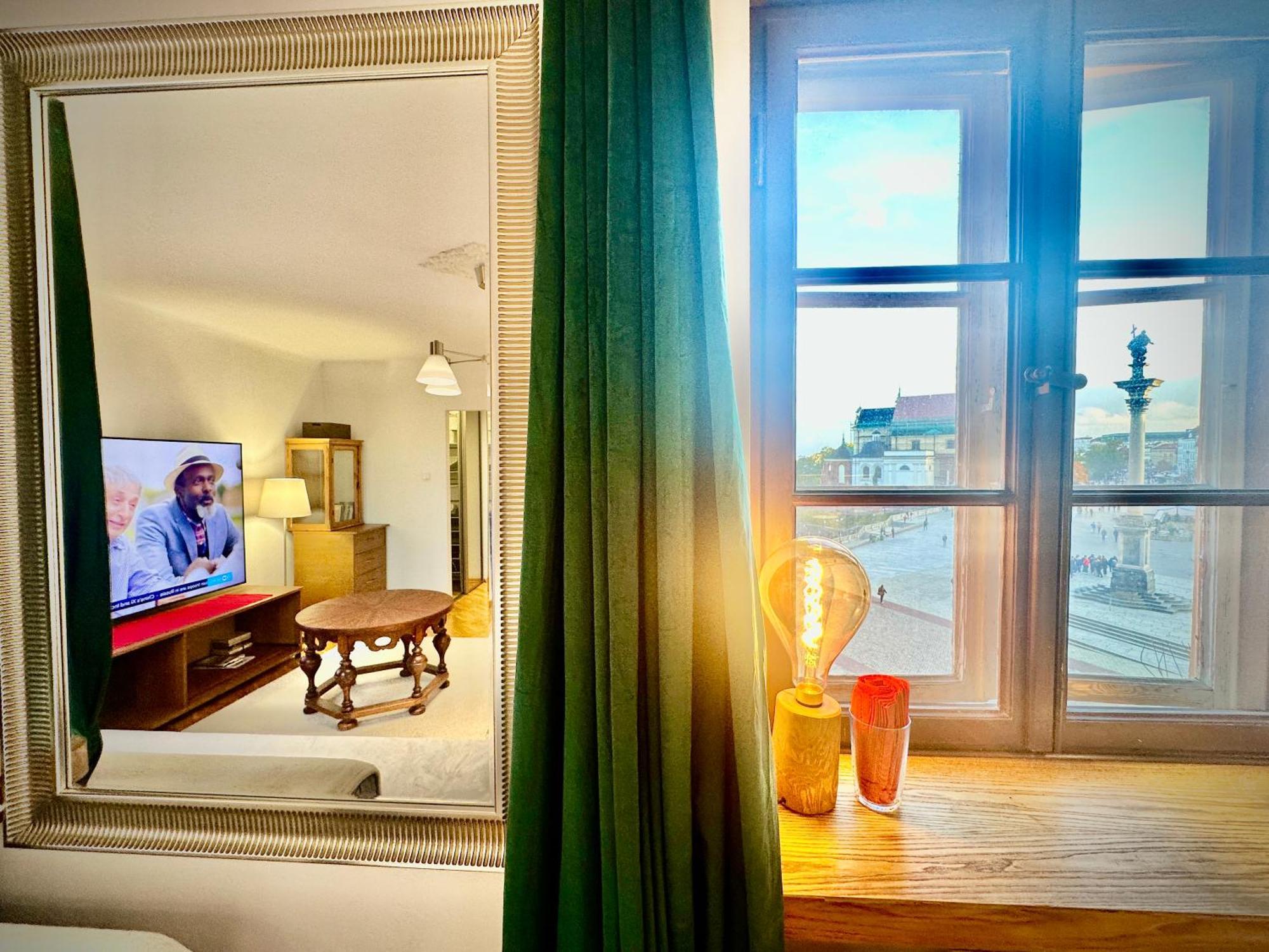 Old Town Best View Wifi 300 Mb/S Huge Screen Netflix Appletv Amazontv Βαρσοβία Εξωτερικό φωτογραφία