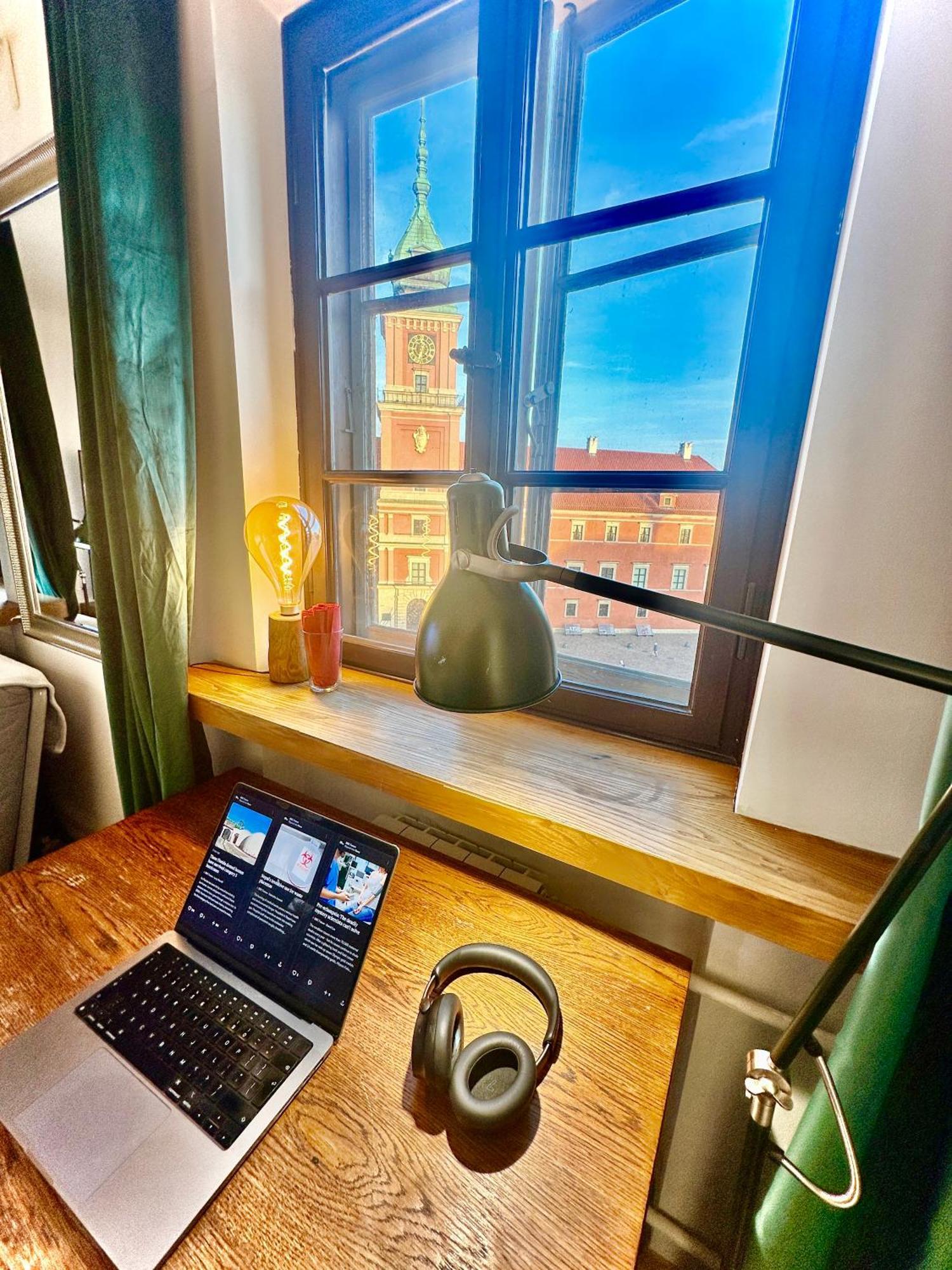 Old Town Best View Wifi 300 Mb/S Huge Screen Netflix Appletv Amazontv Βαρσοβία Εξωτερικό φωτογραφία