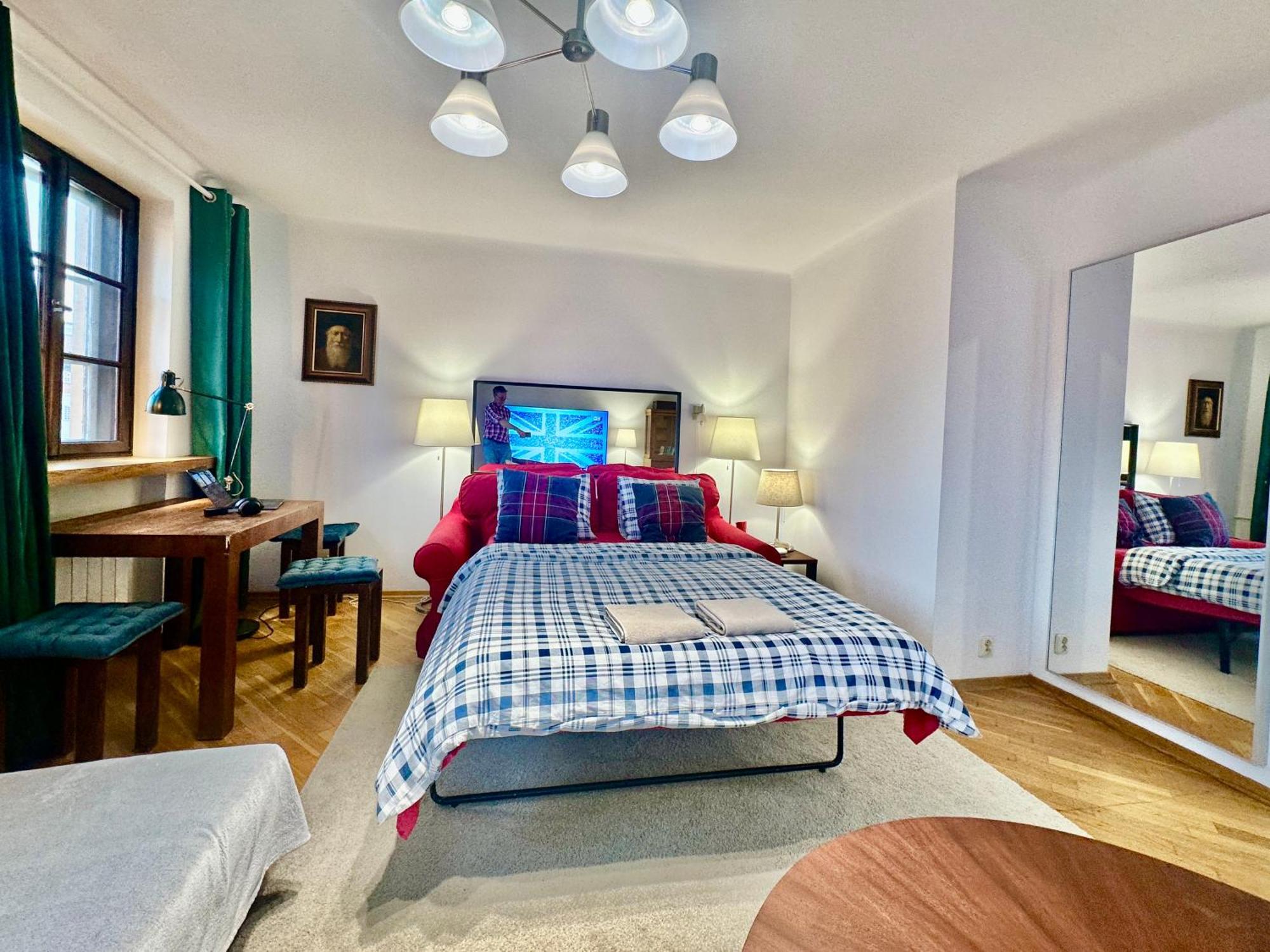 Old Town Best View Wifi 300 Mb/S Huge Screen Netflix Appletv Amazontv Βαρσοβία Εξωτερικό φωτογραφία