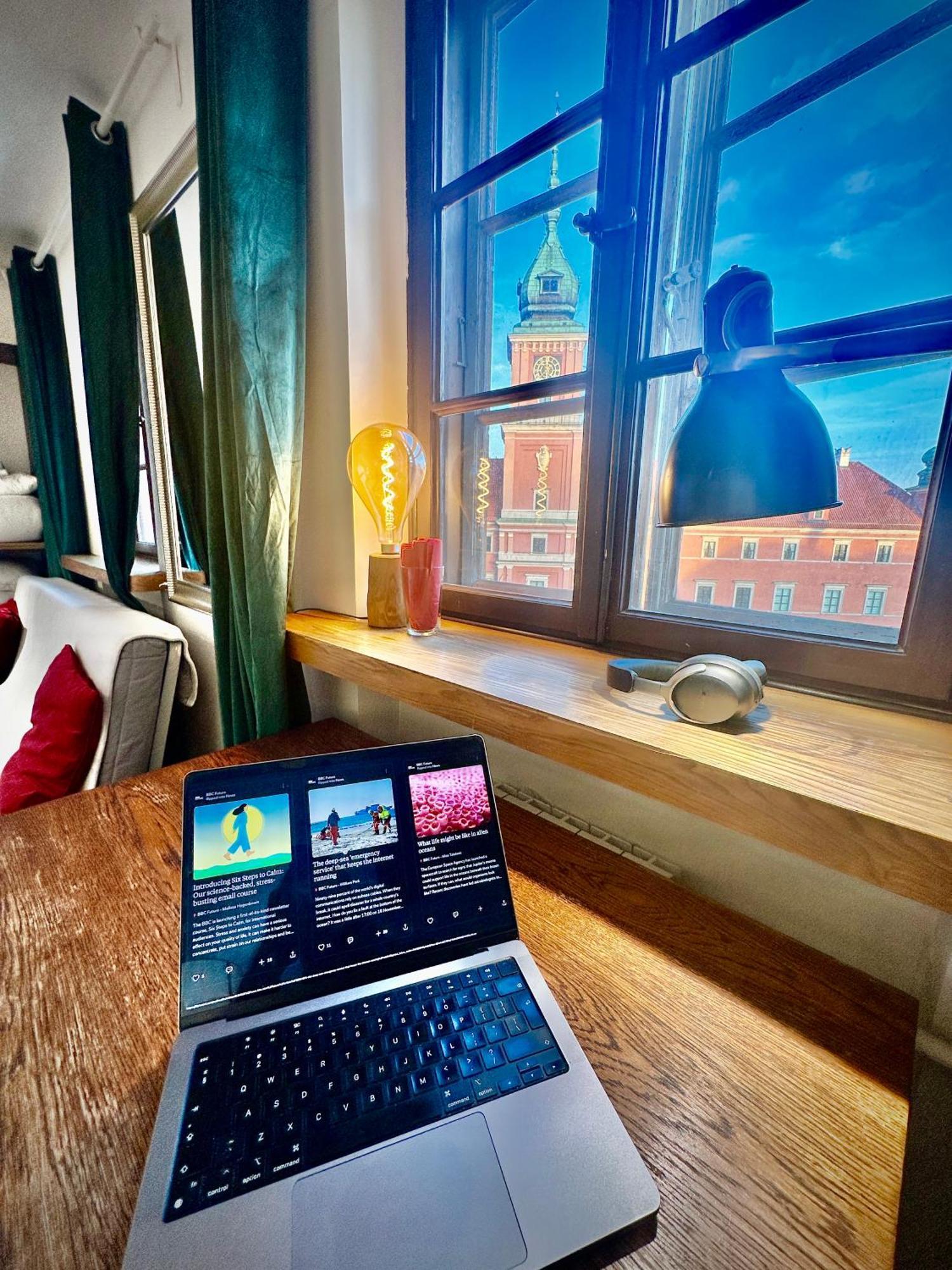 Old Town Best View Wifi 300 Mb/S Huge Screen Netflix Appletv Amazontv Βαρσοβία Εξωτερικό φωτογραφία
